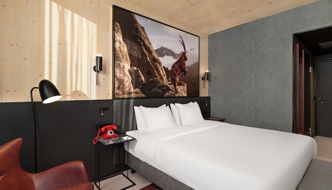 Radisson RED Innsbruck - Guest Room