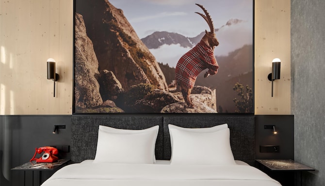 Radisson RED Innsbruck - Guest Room
