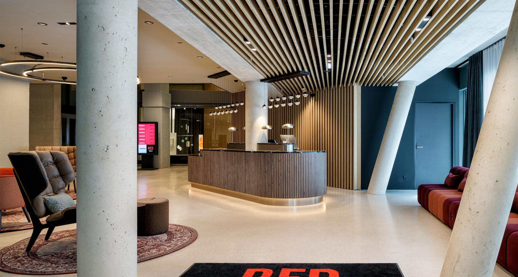 Radisson RED Innsbruck - Lobby / Reception