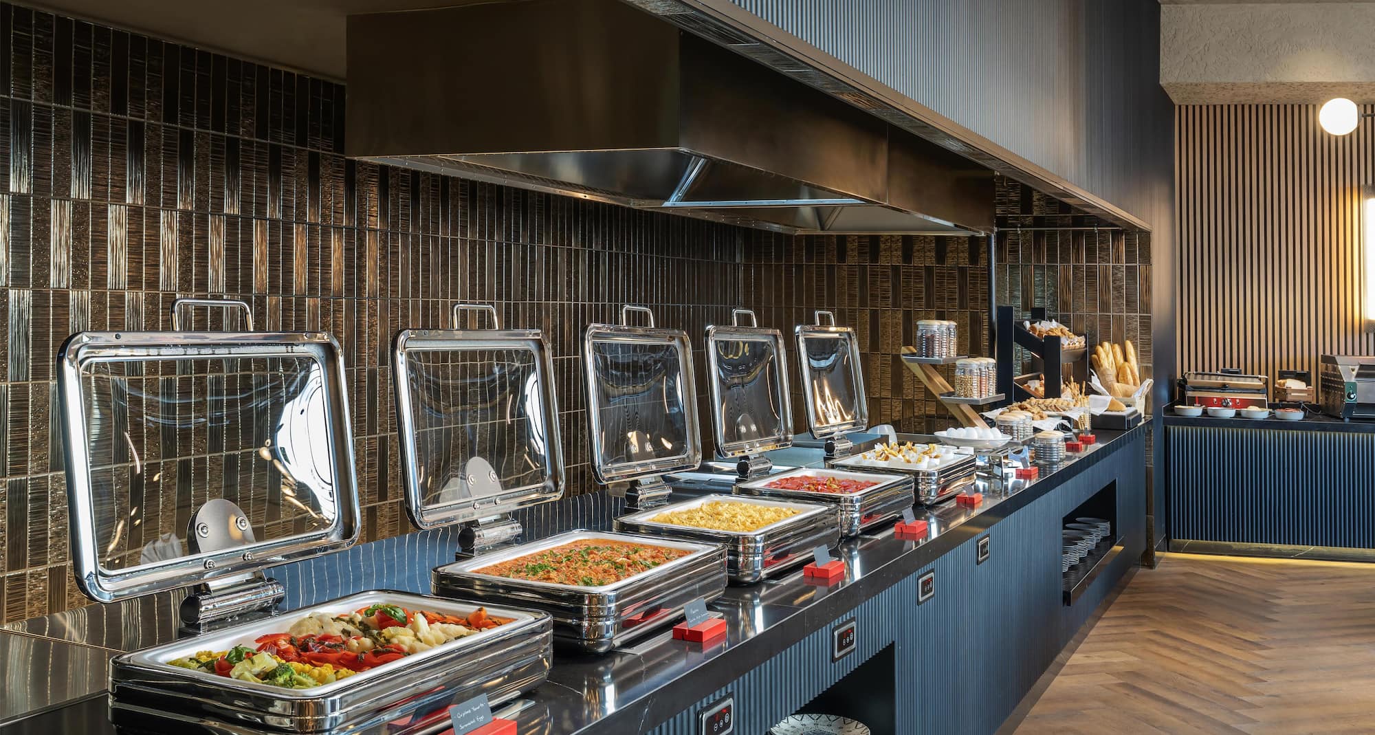 Radisson RED Izmir Point Bornova - Breakfast Area