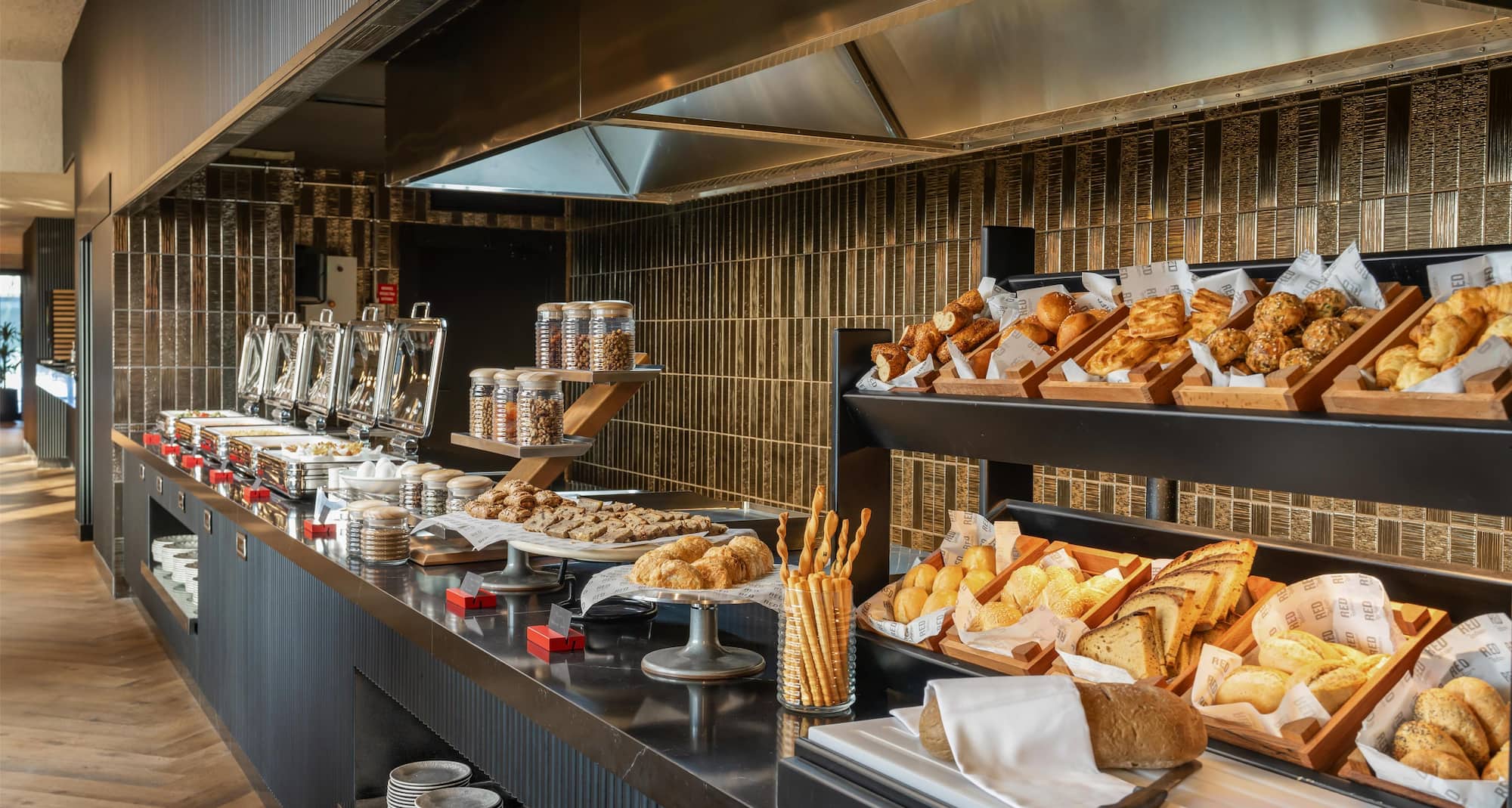 Radisson RED Izmir Point Bornova - Breakfast Area
