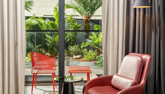 Radisson RED Izmir Point Bornova - Premium Room Balcony
