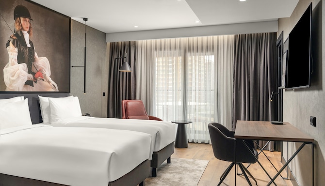 Radisson RED Izmir Point Bornova - Premium & Superior Room