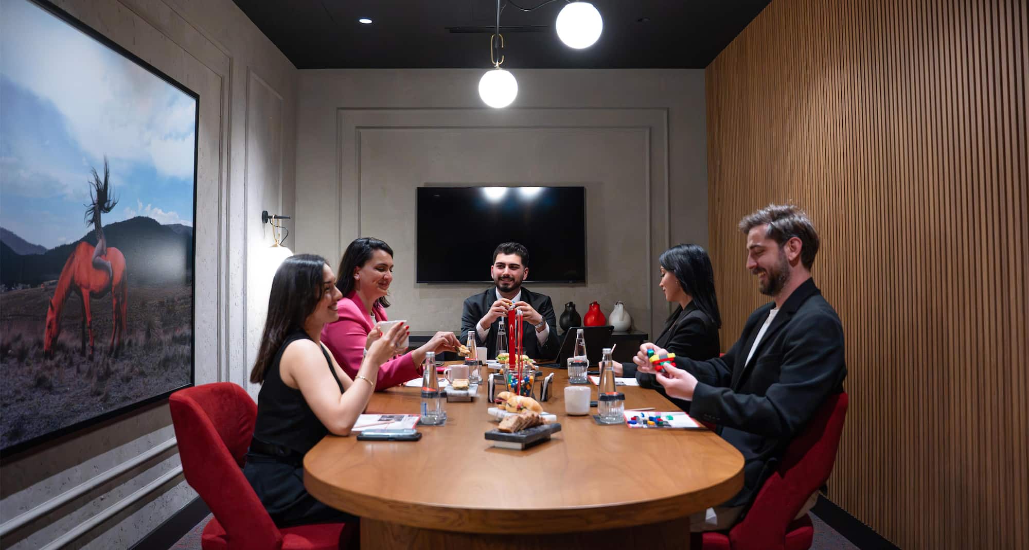 Radisson RED Izmir Point Bornova - Meeting Room Lifestyle