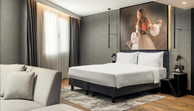 Radisson RED Izmir Point Bornova - Point Junior Suite