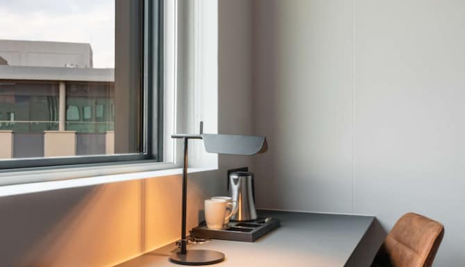 Radisson RED Johannesburg Rosebank - In room desk