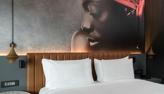 Radisson RED Johannesburg Rosebank - Family Room