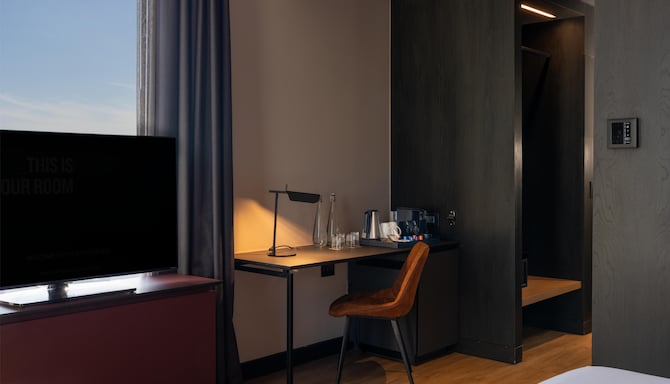 Radisson RED Johannesburg Rosebank - Guest Room
