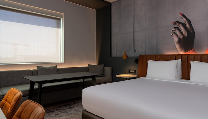 Radisson RED Johannesburg Rosebank - Superior Room