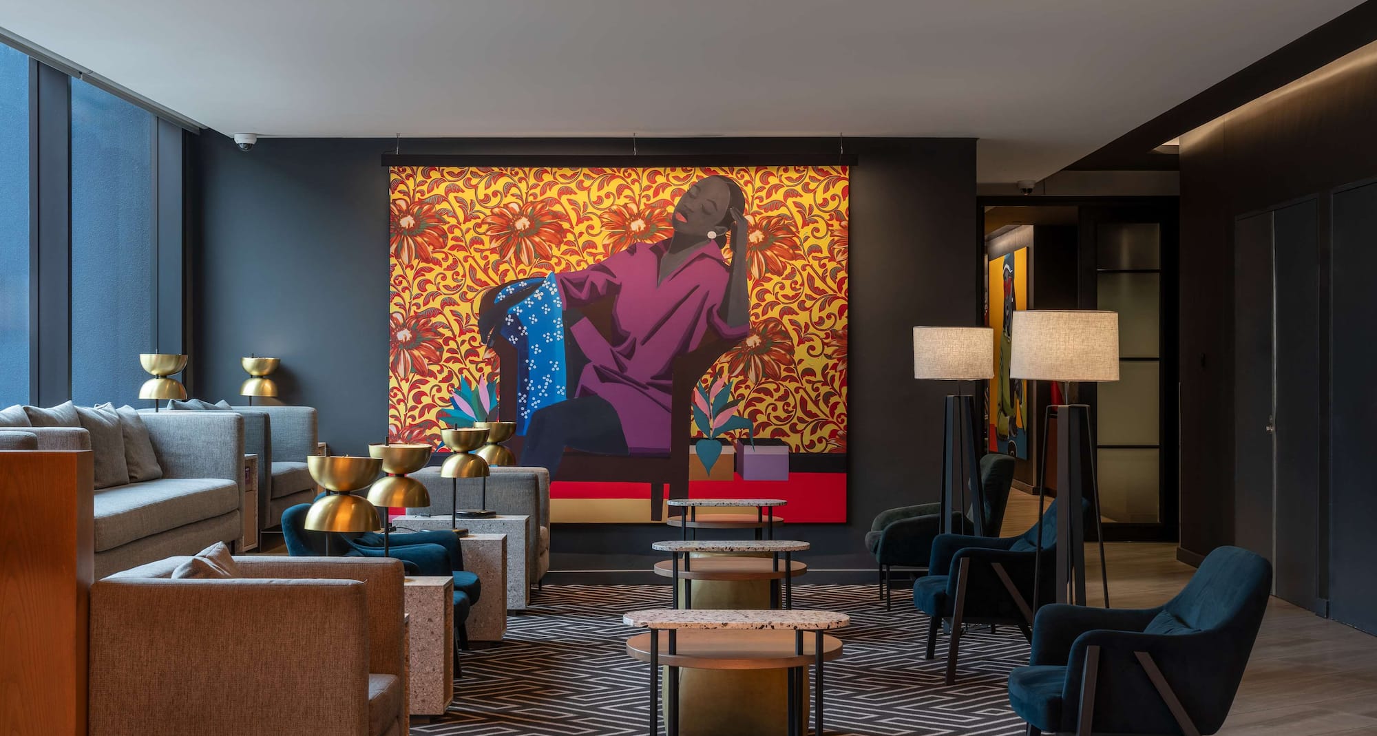 Radisson RED Johannesburg Rosebank - Lobby workstation