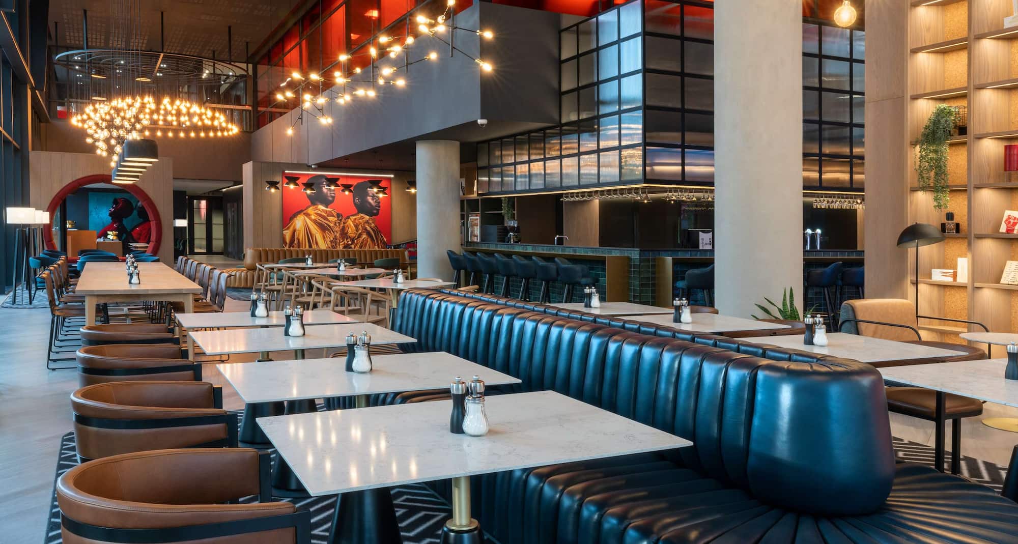 Radisson RED Johannesburg Rosebank - OUI BAR + KTCHN