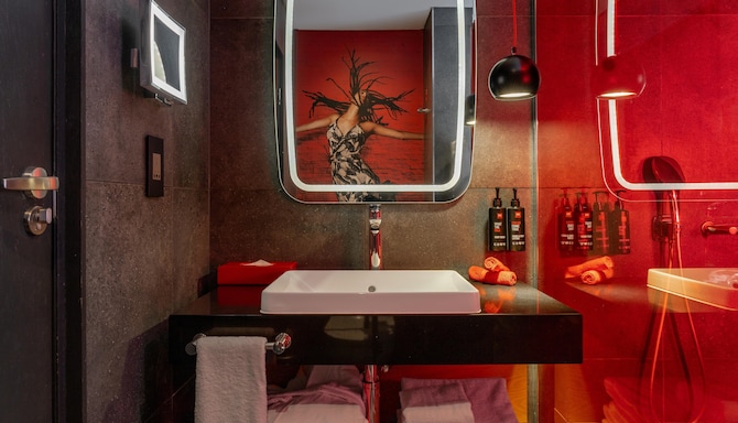 Radisson RED Johannesburg Rosebank - One Bedroom Bath