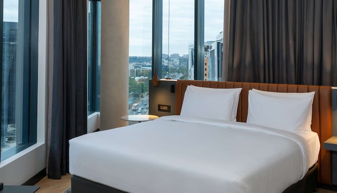 Radisson RED Johannesburg Rosebank - One Bedroom Suite