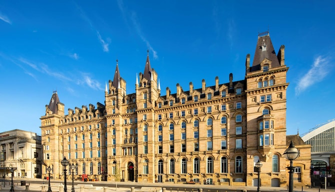 Radisson RED Liverpool - Hotel façade