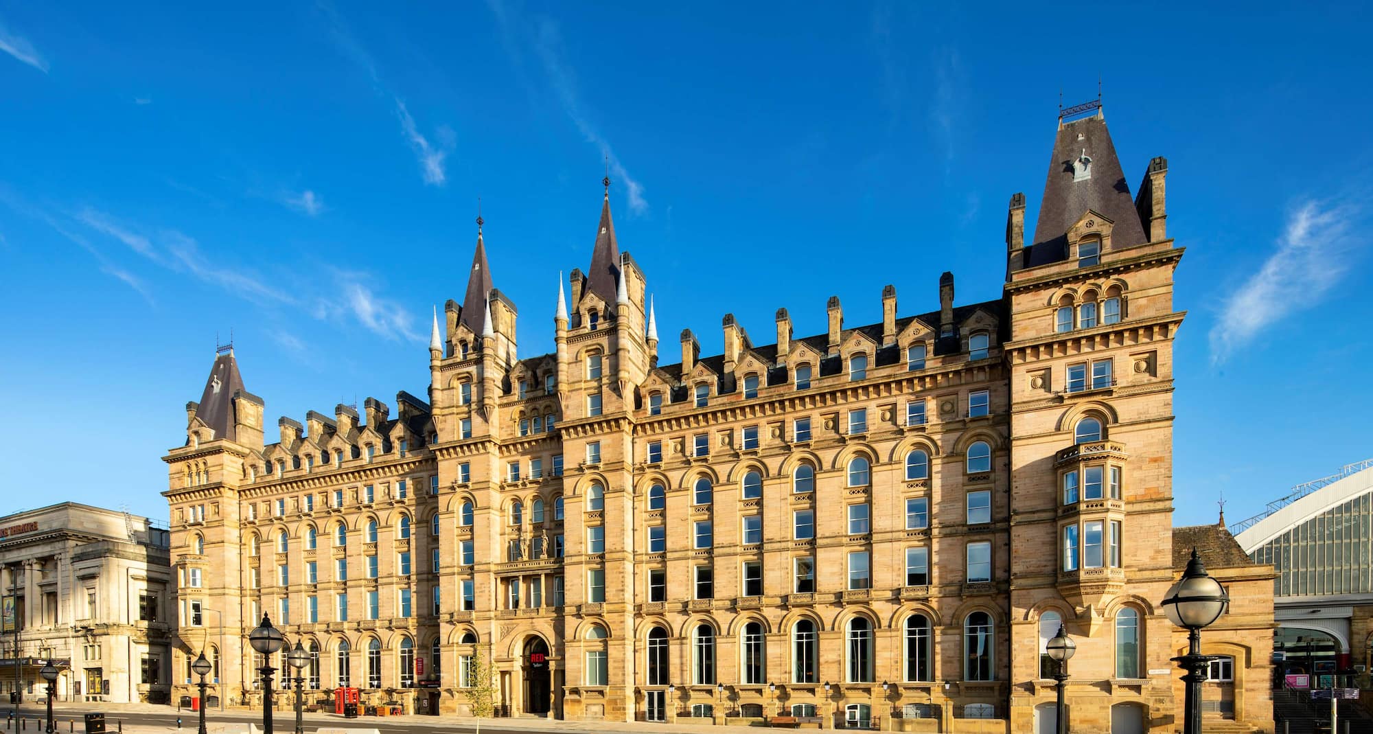 Radisson RED Liverpool - Hotel façade