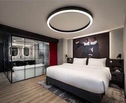 Radisson RED Liverpool - Suite - St George's View