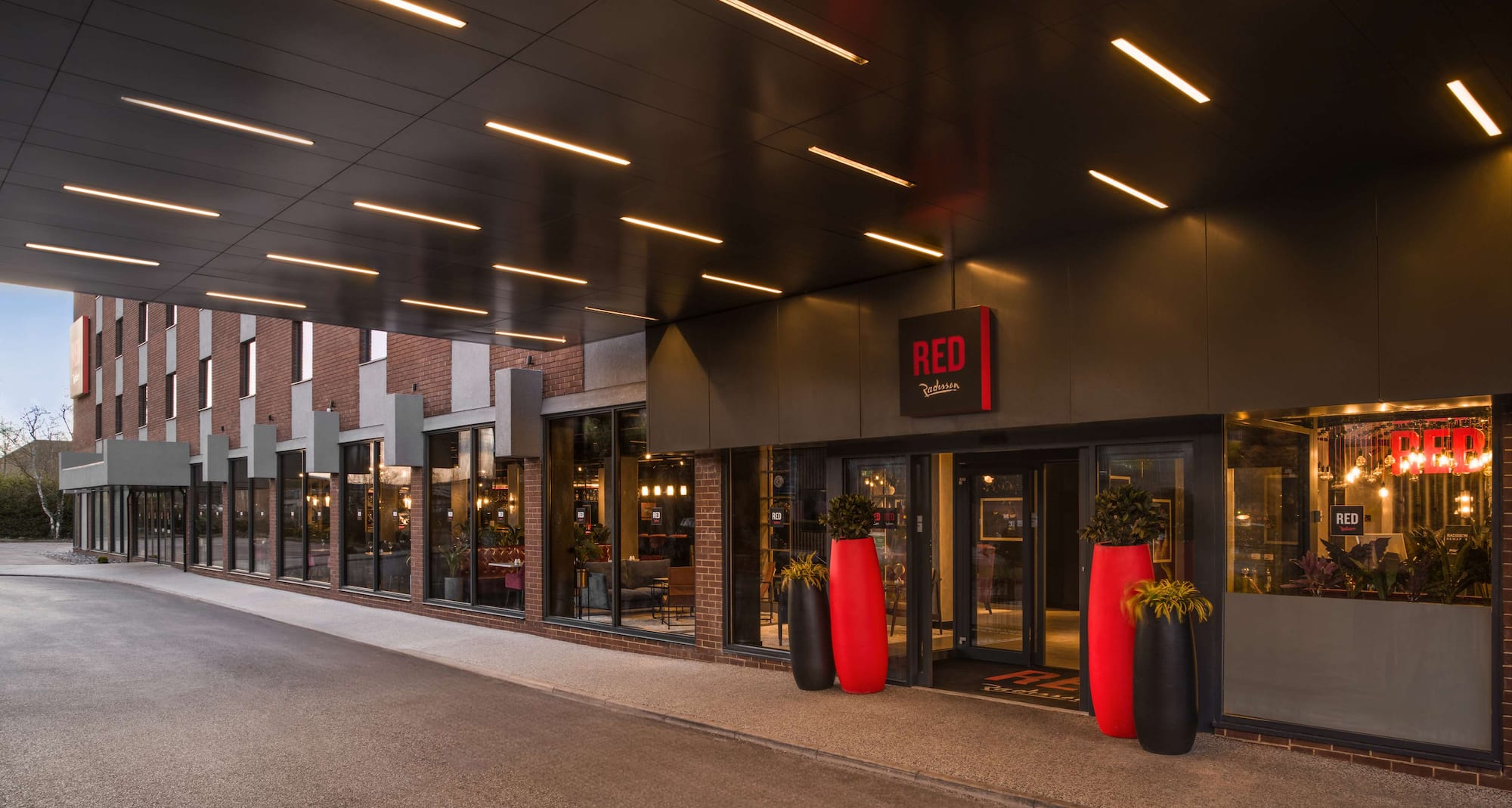 Radisson RED London Gatwick Airport - Entrance