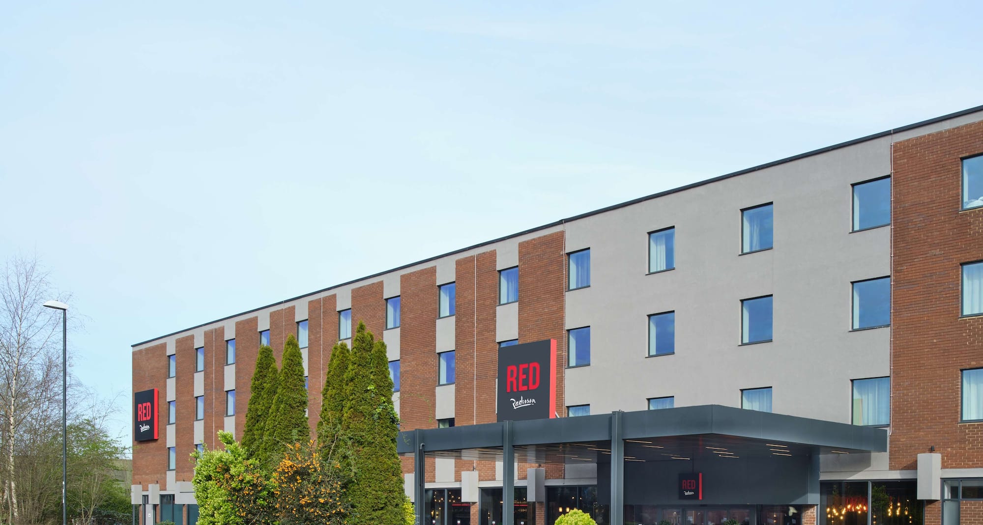 Radisson RED London Gatwick Airport - Exterior