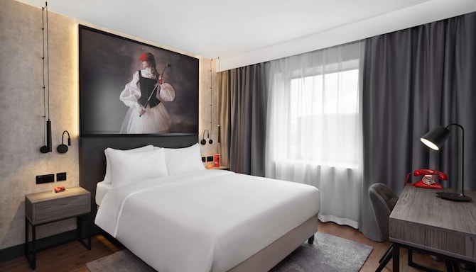 Radisson RED London Gatwick Airport - Standard Room