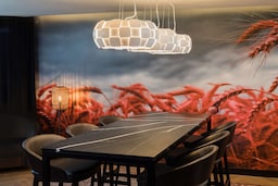 Radisson RED London Heathrow - Table area in Executive Lounge