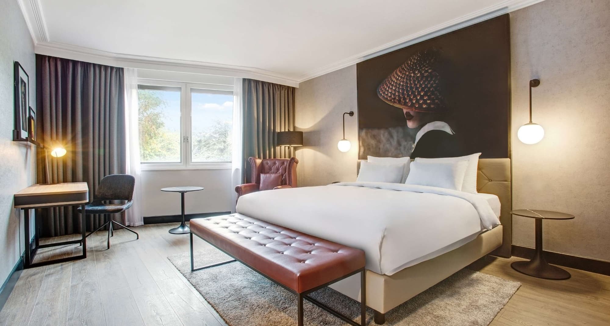 Radisson RED London Heathrow - Guest Room