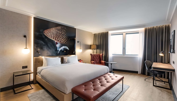 Radisson RED London Heathrow - Standard Room