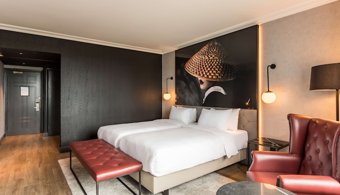 Radisson RED London Heathrow - Standard Zimmer mit zwei Einzelbetten