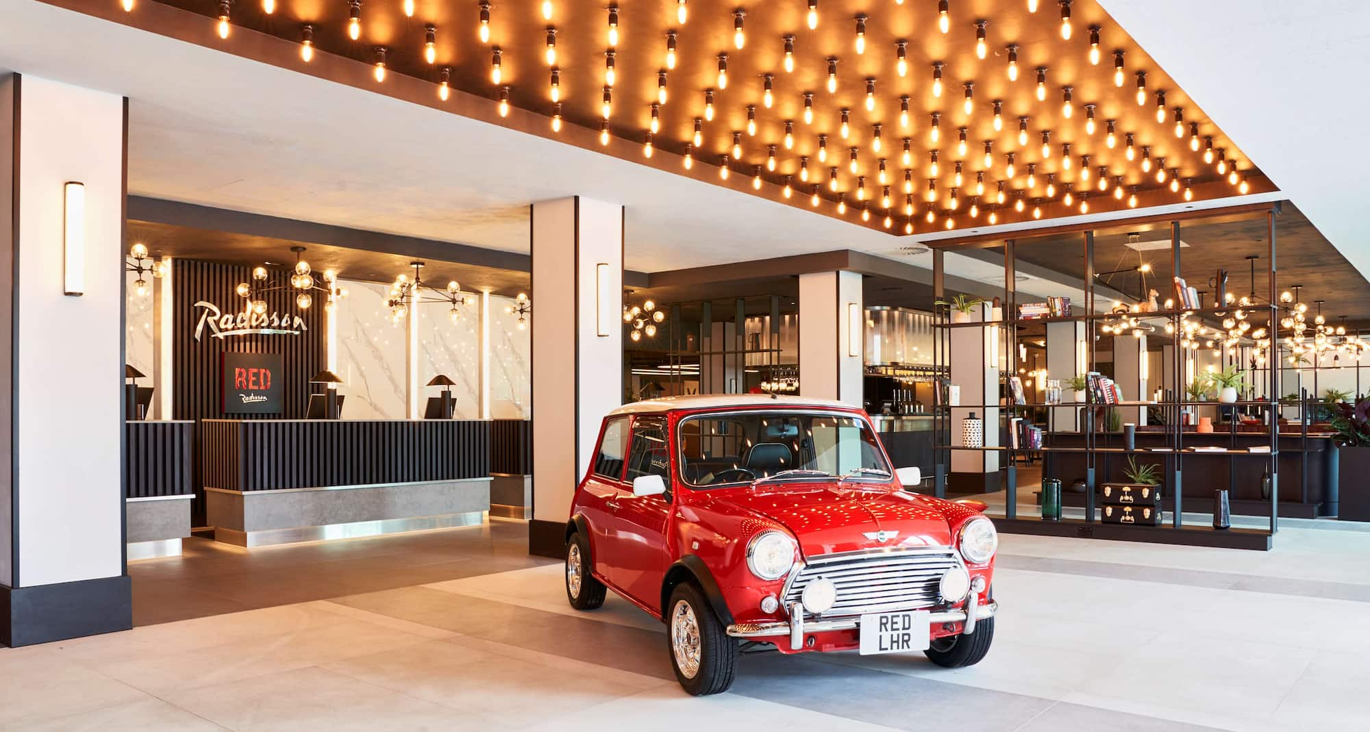 Radisson RED London Heathrow - Lobby