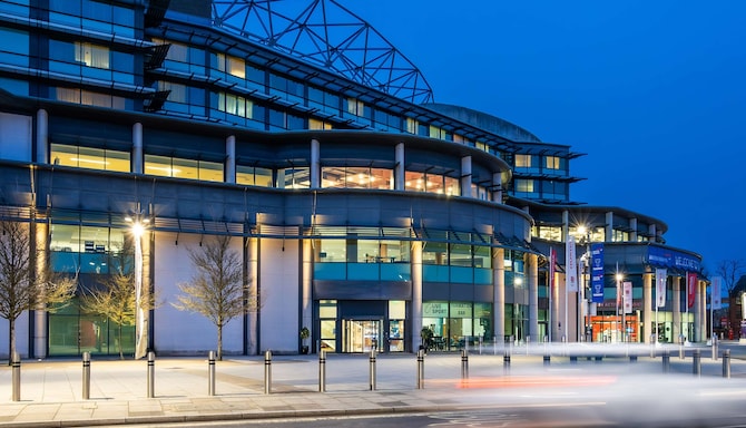 London Twickenham Stadium Hotel, a member of Radisson Individuals - Exterior Evening