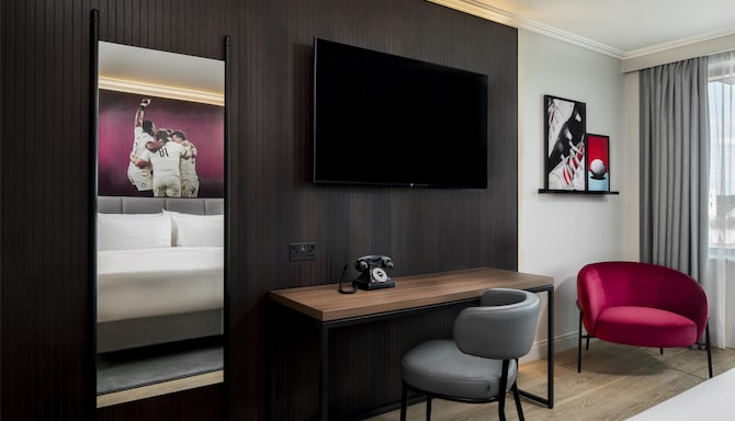 Radisson RED London Twickenham - Desk Detail