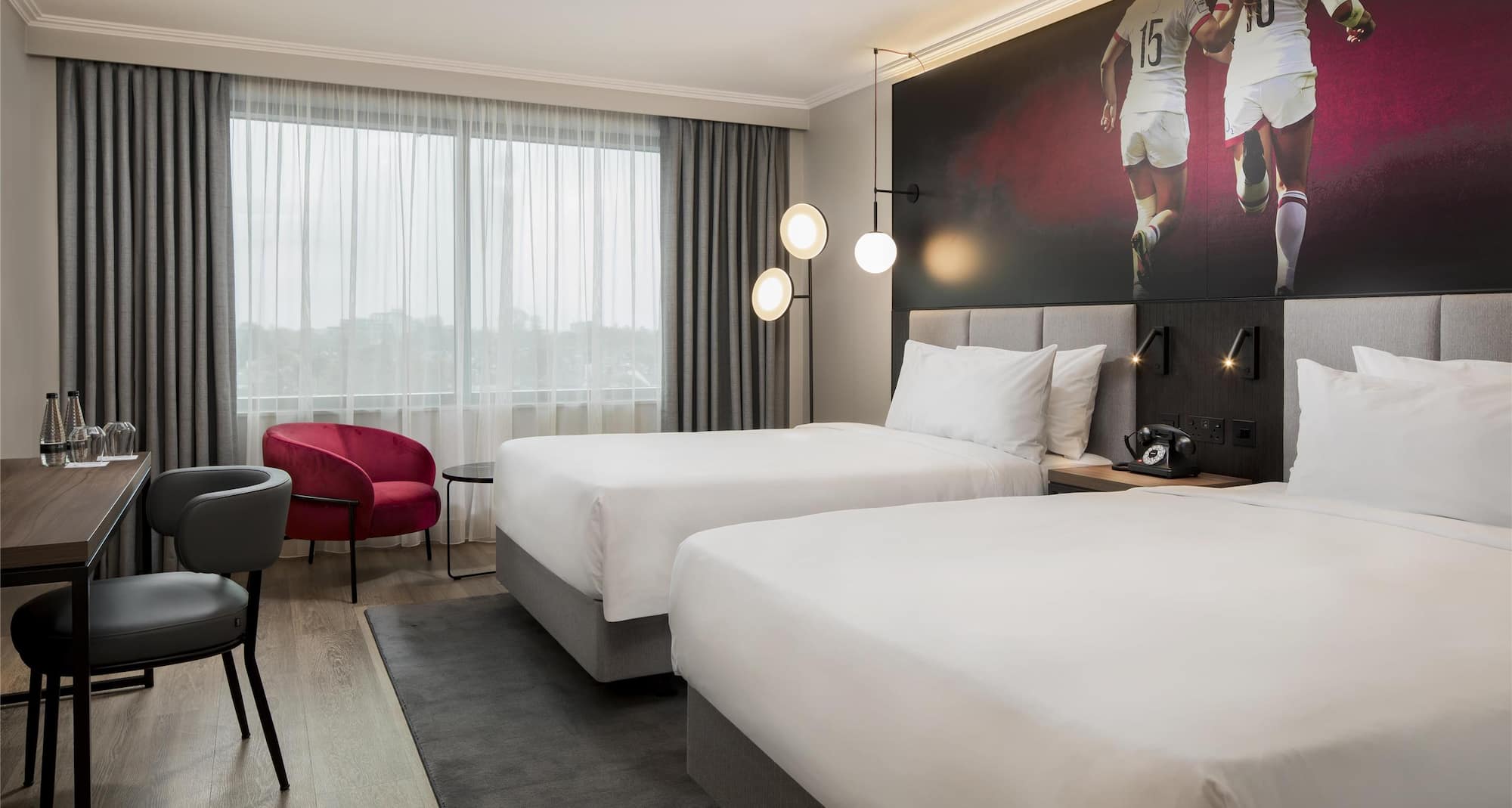 Radisson RED London Twickenham - Family Room Urban View