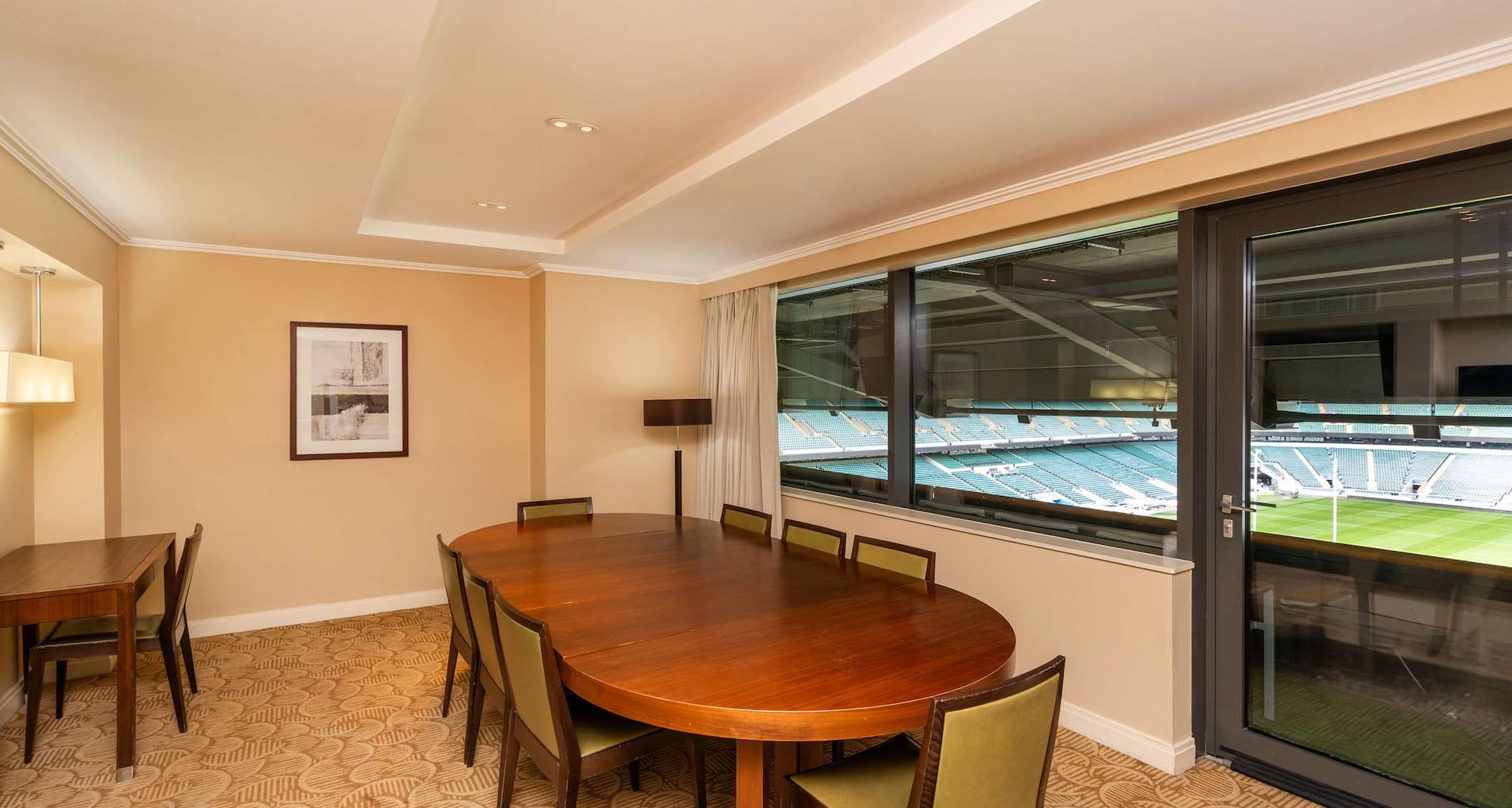 Radisson RED London Twickenham - Suite - Pitch View