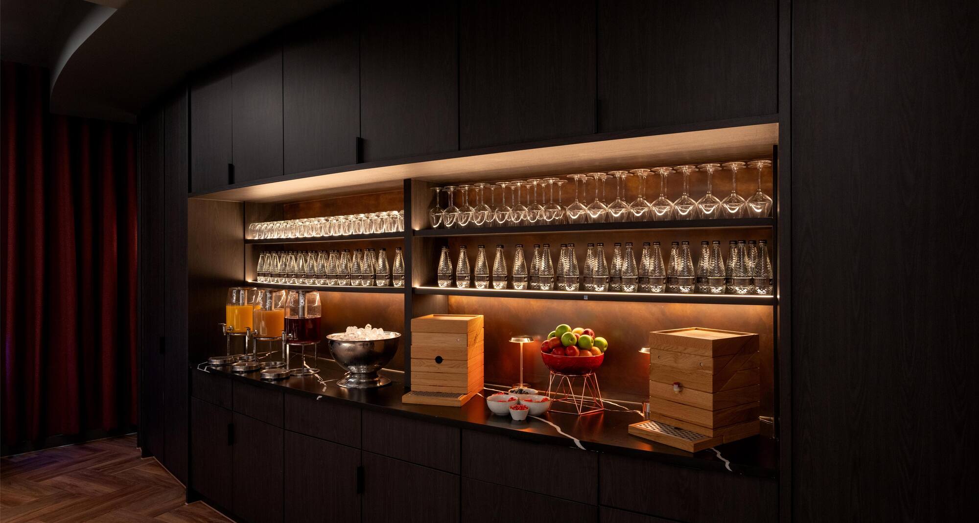 Radisson RED London Twickenham - Rejuvinate - Sports Groups - Healthy Bar