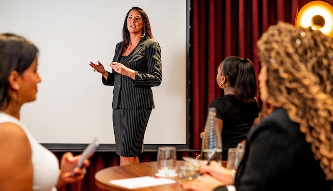 Radisson RED London Twickenham - Meetings in The Loft