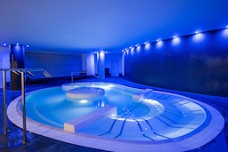 Radisson RED London Twickenham - TW2 Health and Fitness Club
