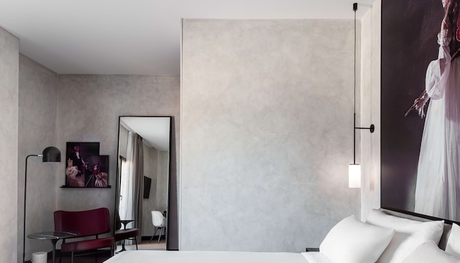 Radisson RED Madrid - Habitaciones/Alojamientos