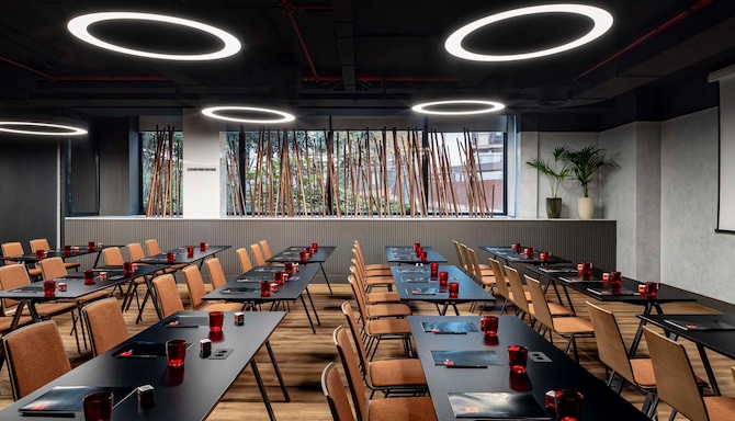 Radisson RED Madrid - Meeting room