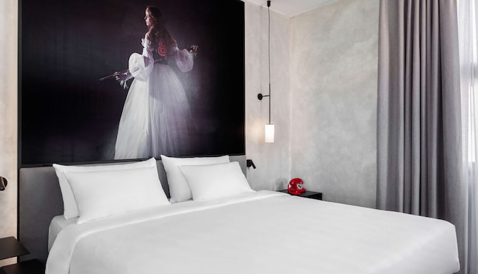 Radisson RED Madrid – Suite – jedna sypialnia