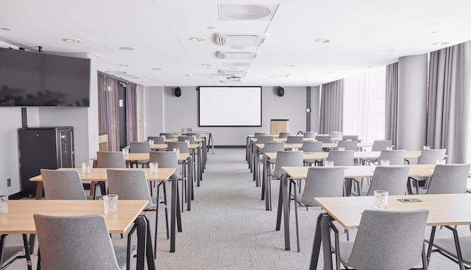 Radisson RED Oslo Airport - Meeting room classroom set-up