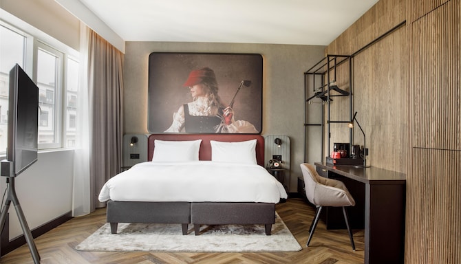 Radisson RED Oslo City Centre, A Verified Net Zero Hotel - Guest Room