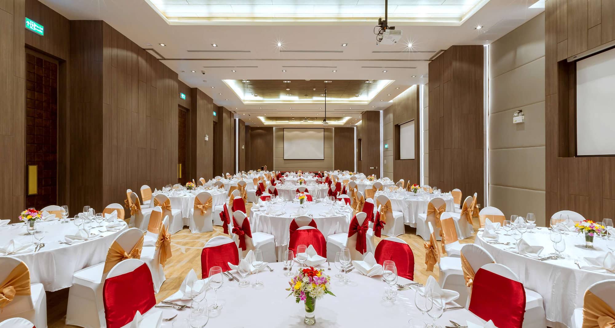 Radisson RED Phuket Patong Beach - Ballroom banquet set-up