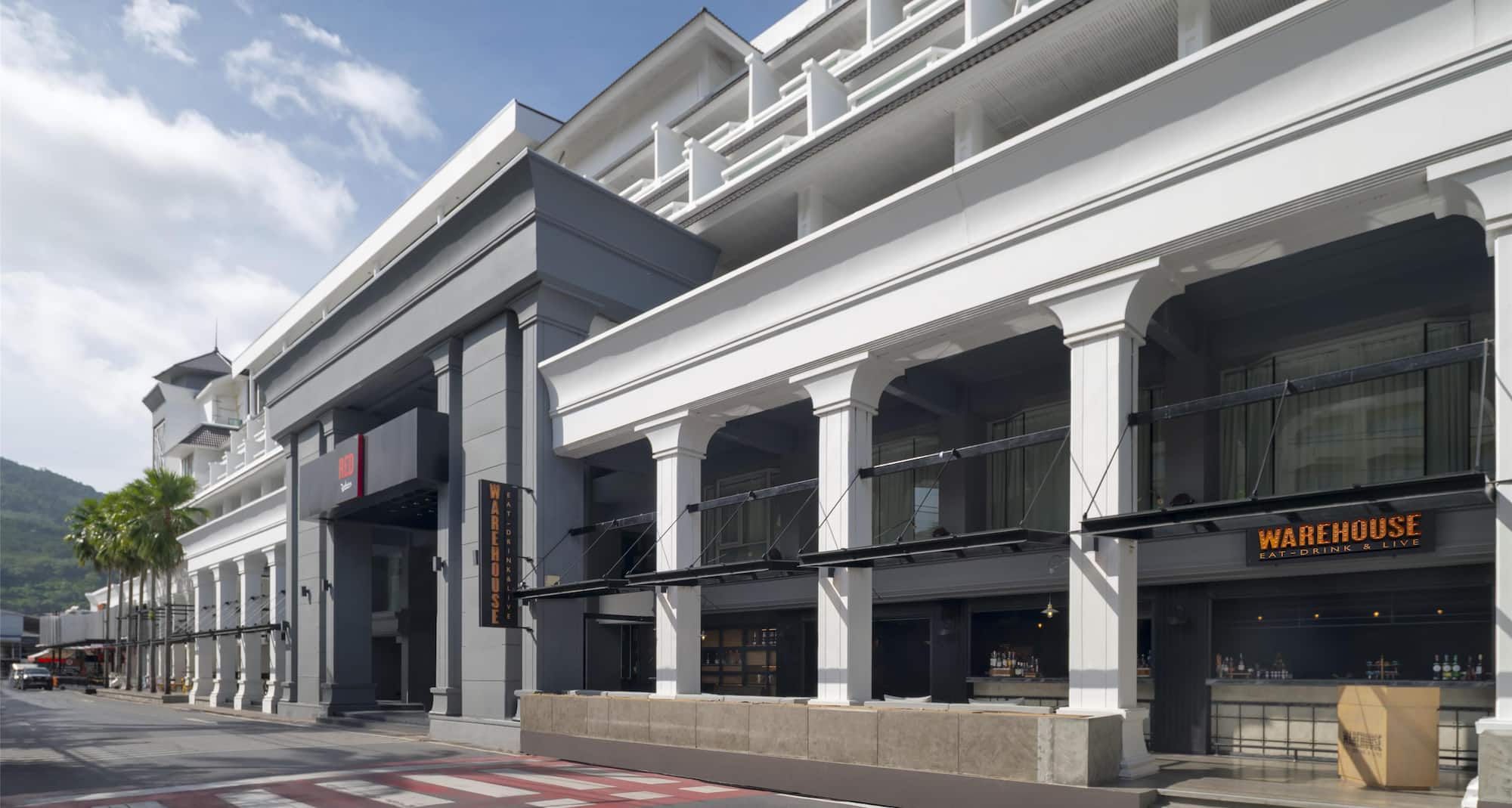 Radisson RED Phuket Patong Beach - منظر الواجهة الخارجية