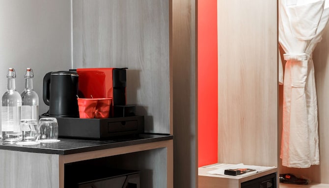 Radisson RED Phuket Patong Beach - Guest room amenities