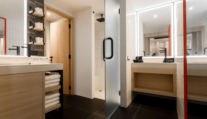 Radisson RED Phuket Patong Beach - RED Suite