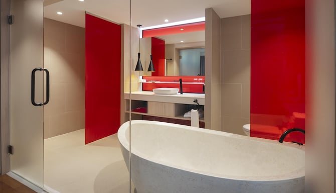 Radisson RED Phuket Patong Beach - Family Suite