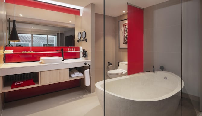 Radisson RED Phuket Patong Beach - Family Suite