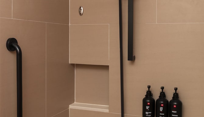 Radisson RED Phuket Patong Beach - Family Suite Shower