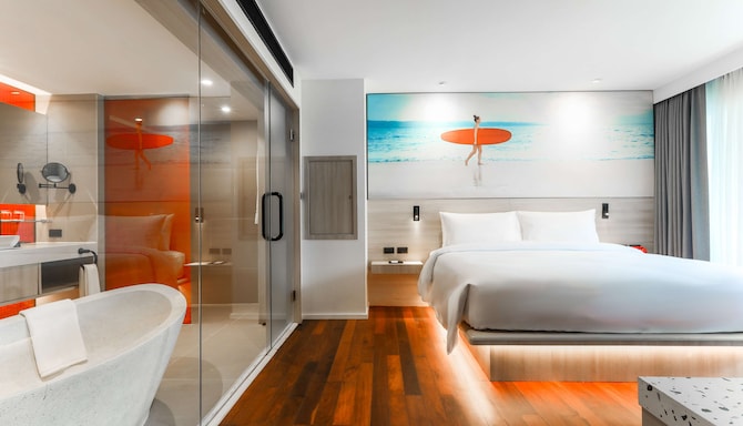 Radisson RED Phuket Patong Beach - Suite