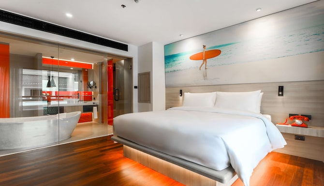 Radisson RED Phuket Patong Beach - Suite