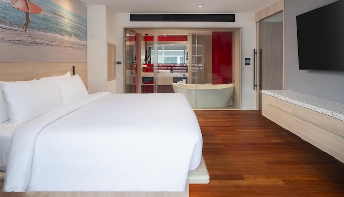 Radisson RED Phuket Patong Beach - Family Suite